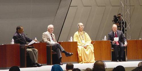 2005年8月，在日本京都举行的“世宗和”第八届大会全会上，中国宗教界和平委员会“中宗和”副秘书长学诚代表“中宗和”发言。