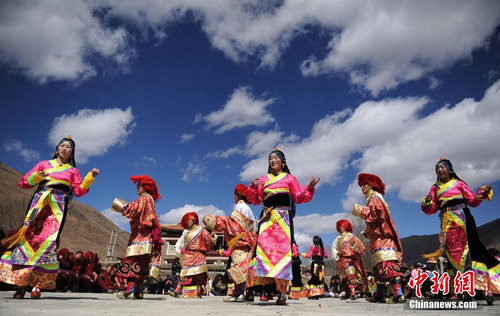 四川甘孜藏区民众欢度藏历新年3