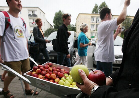 波兰苹果出口受限网络发起全民吃苹果运动3
