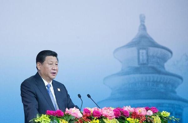 11月9日，中国国家主席习近平在北京出席2014年亚太经合组织(APEC)工商领导人峰会开幕式并发表主旨演讲。