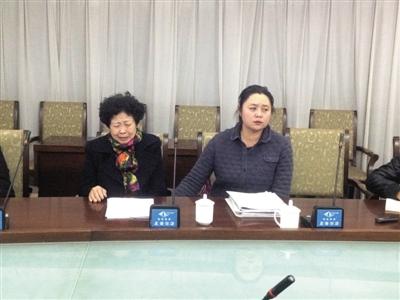 昨晚，马超群母亲张桂英在秦皇岛举行新闻发布会。新京报记者张永生摄