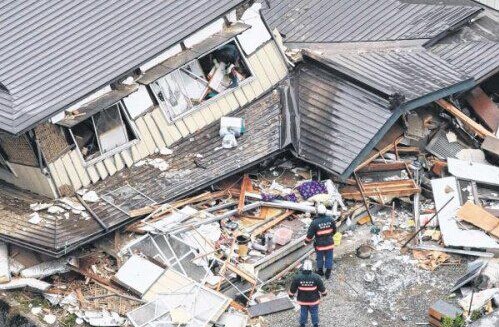 日本长野县发生6.8级地震 57人受伤多处房屋倒