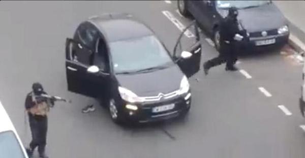 法国杂志社遇袭案3名袭击者身份确定 其中两人