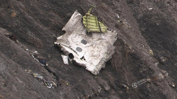 德国客机坠毁现场曝光 残骸散布范围达数百米8