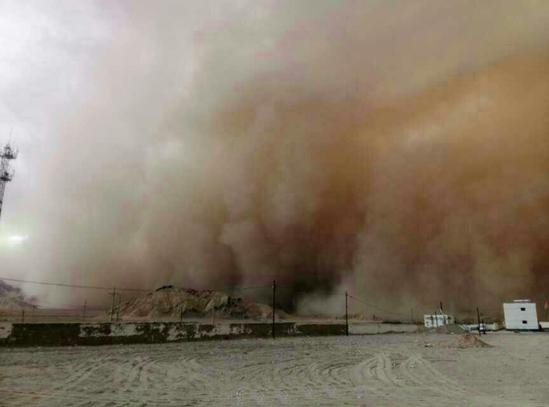 巨型沙尘暴袭击青海-如现实版“星际穿越”2