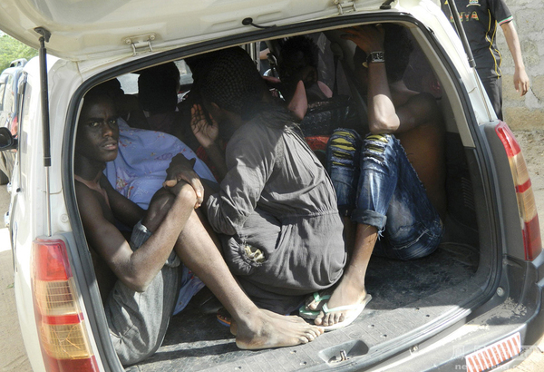 武装分子冲入肯尼亚一大学扫射致147人死3