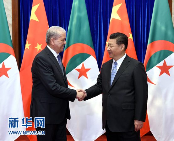 4月29日，国家主席习近平在北京人民大会堂会见阿尔及利亚总理塞拉勒。 新华社记者 饶爱民摄