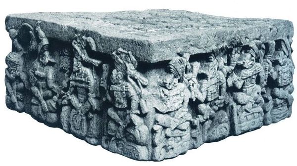 科潘第十六王建造的雕刻着全部十六王的石祭坛