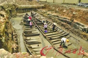 位于北京路45号至65号地段建筑工地的古船发掘现场。