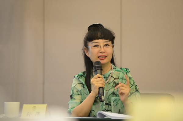 全国政协委员、京昆室委员孙萍提出培养京剧创作队伍的意见