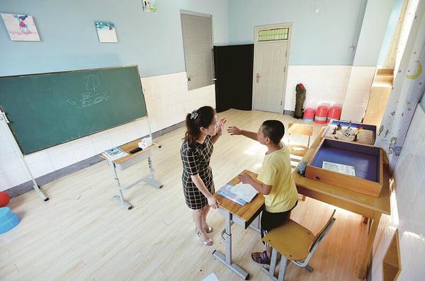31位家长要求多动症孩子离班 学校开一个人的班级