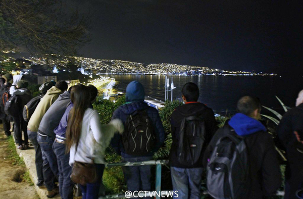 智利地震引发巨浪抵达海岸 沿海居民紧急撤离3