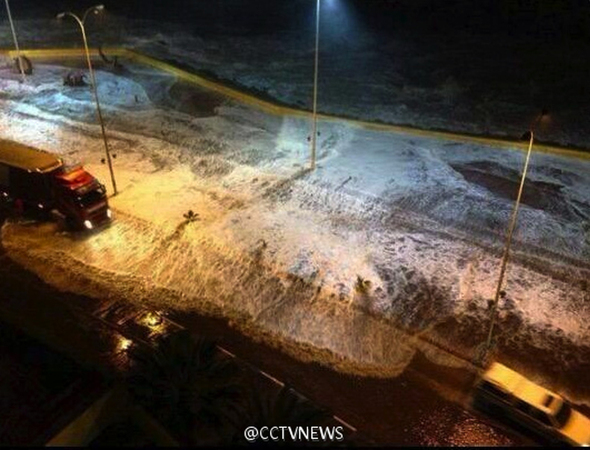 智利地震引发巨浪抵达海岸 沿海居民紧急撤离6