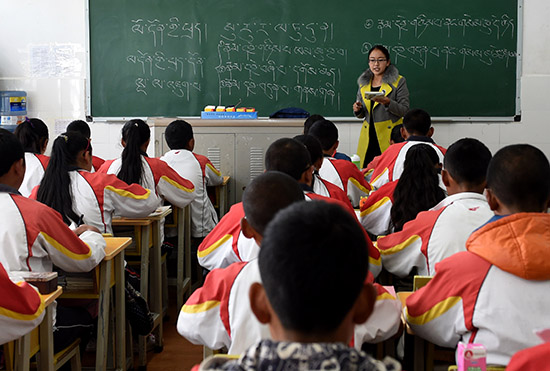 云南迪庆藏区构建藏汉双语教育体系