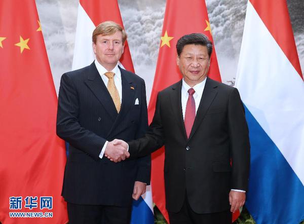 10月26日，国家主席习近平在北京人民大会堂同荷兰国王威廉－亚历山大举行会谈。 新华社记者 马占成 摄