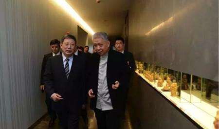 杨雄市长与马未都先生参观上海观复博物馆