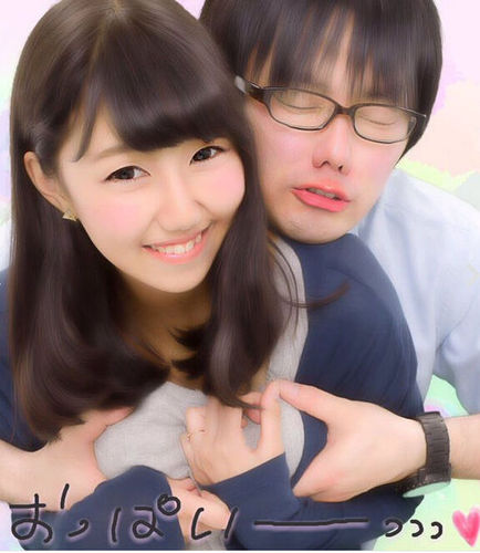 日本中学教师揉女生胸部、亲吻少女照片遭疯传