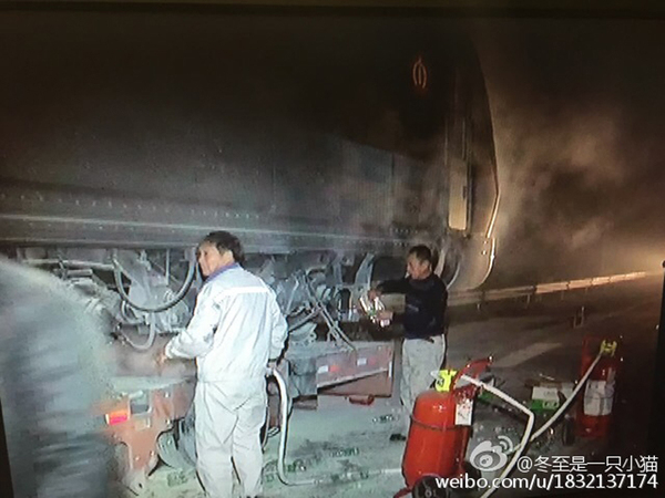 南京地铁车头运送中被烧 损失数百万5