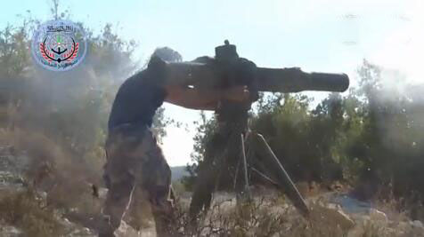 叙利亚武装分子发射陶式反坦克导弹