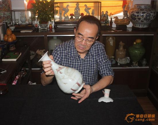 元釉里红是元代汉族传统瓷器烧造中，最具有代表性的一个品种。根据资深古陶瓷鉴藏家何满光介绍，元釉里红是陶瓷装饰历史上重要发明之一。
