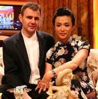 刘晓庆金星同台 揭金星变性前照片与第一任太太形婚内幕