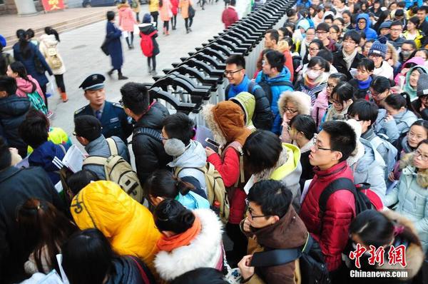 2016年中国研究生招生考试开考 177万人同赴考场1