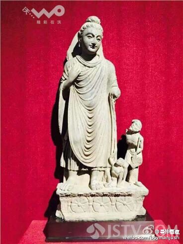 第二件浮雕佛陀降服毒龙，被专业人士质疑：整个佛陀的头，身体都是新的