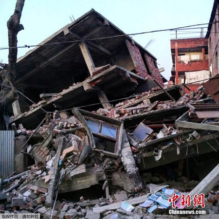 印度东北强震致11人丧生近200伤 救援进度缓慢1