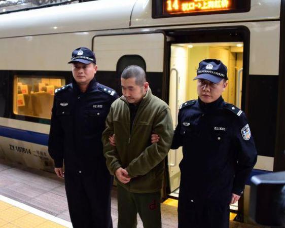 美媒：中国抓捕的738名外逃嫌犯41%被亲人劝说回国