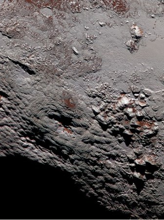 探测器拍摄到疑似冥王星巨大低温火山。来源：美国宇航局