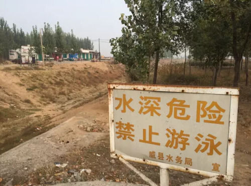 中国缺水困局调查：鄱阳湖冬季枯水 草太密要防火1