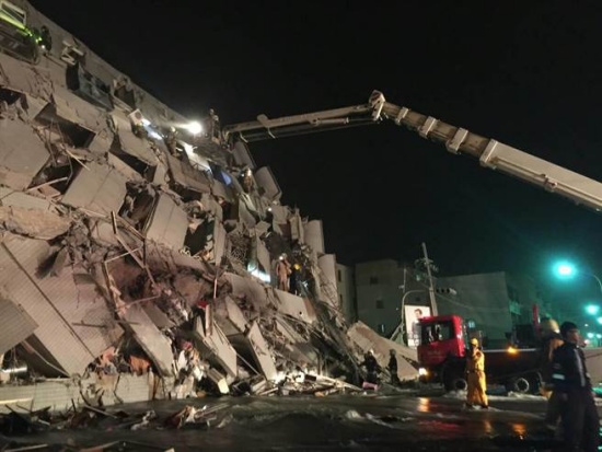 台湾地震台南倒塌大楼已救出123人 马英九将南