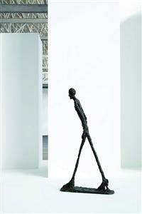 贾科梅蒂创作的　《行走的人》是现代艺术史上的经典之作。 