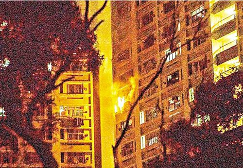 电脑电线短路造成火灾香港独居男子被烧成重伤