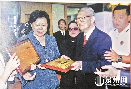新加坡李氏基金主席、著名慈善家李成义博士逝世 享年95岁