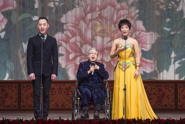 2015年，李世济坐着轮椅来参加《难忘的记忆———国家京剧院建院六十周年演出》。