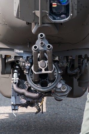 眼镜蛇武装直升机的多管机炮。