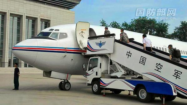 中国军队工作组乘军机赶赴马里