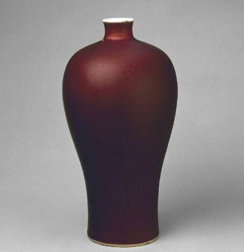 清康熙祭红釉梅瓶 北京故宫博物院藏