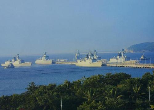外媒称中国海军王牌齐聚三亚 准备军演宣示主权