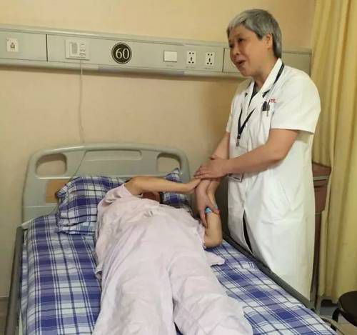 浙江61岁高龄产妇产子 其30岁女儿此前因病去世