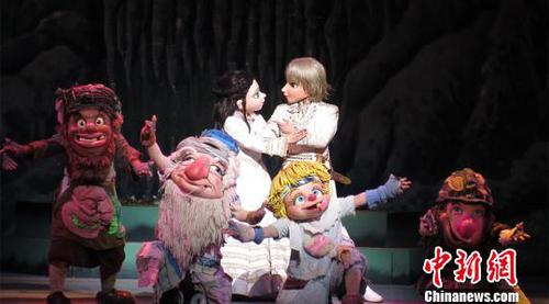 日本老牌儿童剧团携人偶剧《白雪公主》首次来北京