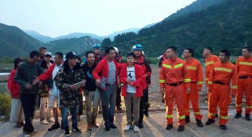7名游客在北京一景区迷路 15名消防员凌晨找到