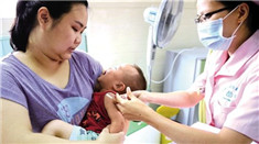 接种EV71疫苗可有效预防手足口病 羊城晚报记者 汤铭明 摄_副本