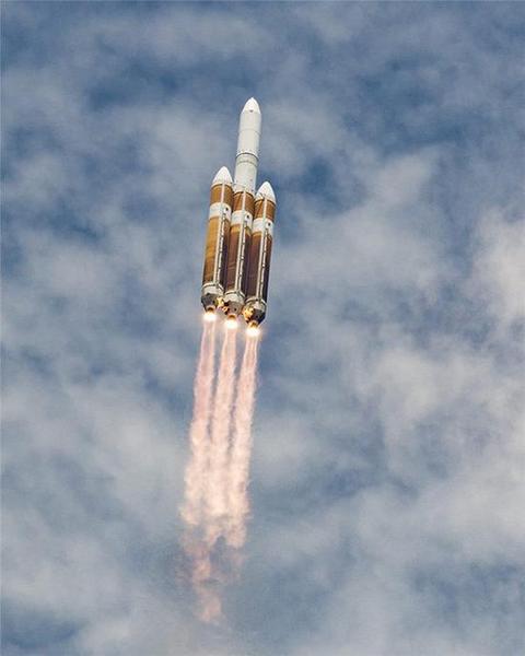 　　NROL-37侦察卫星由联合发射联盟所属的德尔塔-IV重型运载火箭从佛罗里达州的卡纳维拉尔角空军基地发射升空，摄于2016年6月11日