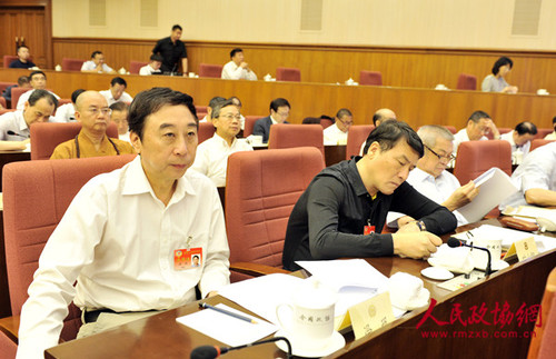 常委们认真听取刘延东作关于“促进社会主义文艺繁荣发展”的报告1