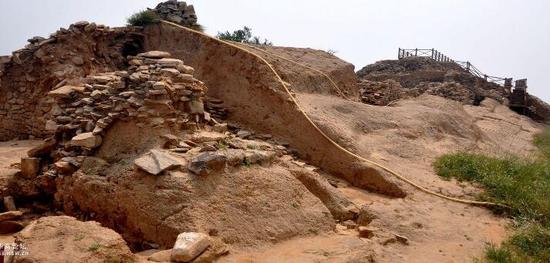 石峁遗址发现制作环柄刀石模具 中国青铜技术或源于欧亚草原