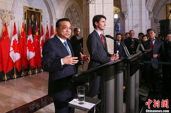 李克强与加拿大总理特鲁多共同会见记者