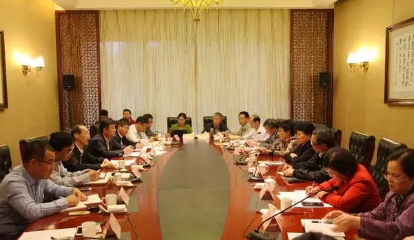 10月12日，“精准立法促进社会文明”座谈会在湖北武汉举行。