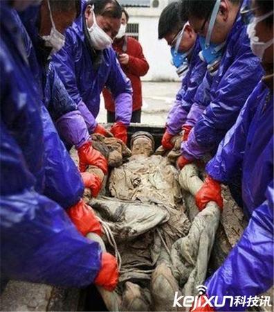 湖北古墓现500年前女尸考古界完美千年女尸盘点